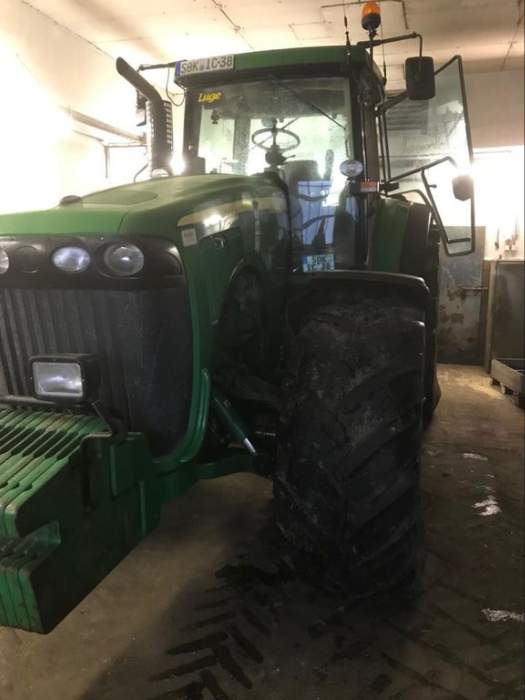 JOHN DEERE - 8220 🚜 Použitý kolový traktor na prodej v ...