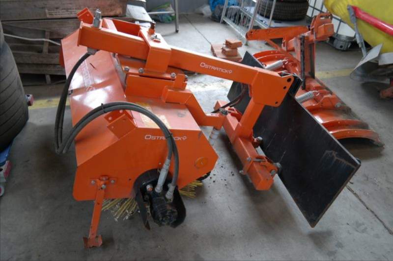 JINMA - 204E 4x4 přední náhon + příslušenství