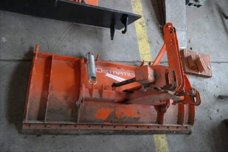 JINMA - 204E 4x4 přední náhon + příslušenství